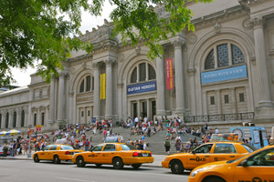 Outside the metropolitan museum of art  5893442271 